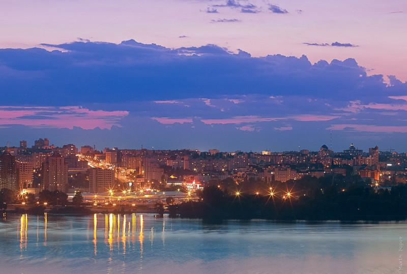 Там территория алкашей, но вид на город с пляжа просто волшебный.